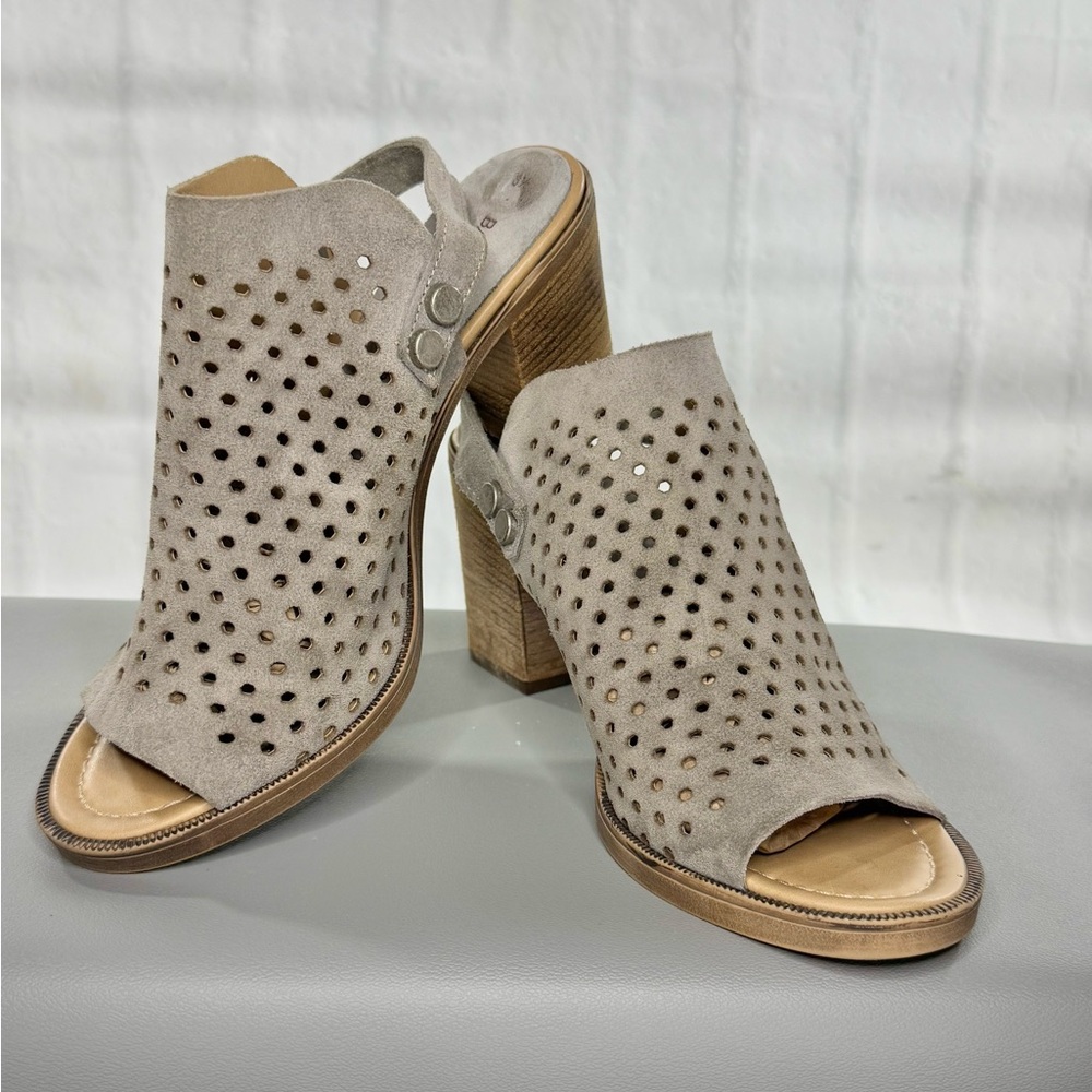 Barbara Barbieri Perforated Suede Leather Block Heel Sandals Tan Open Toe Sz 8.5